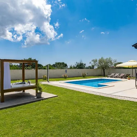Impressive Luxury With Private Heated Pool -villa Dija